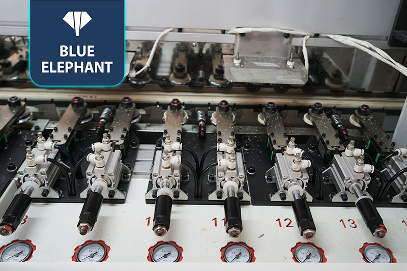 軟成型全自動(dòng)封邊機(jī)